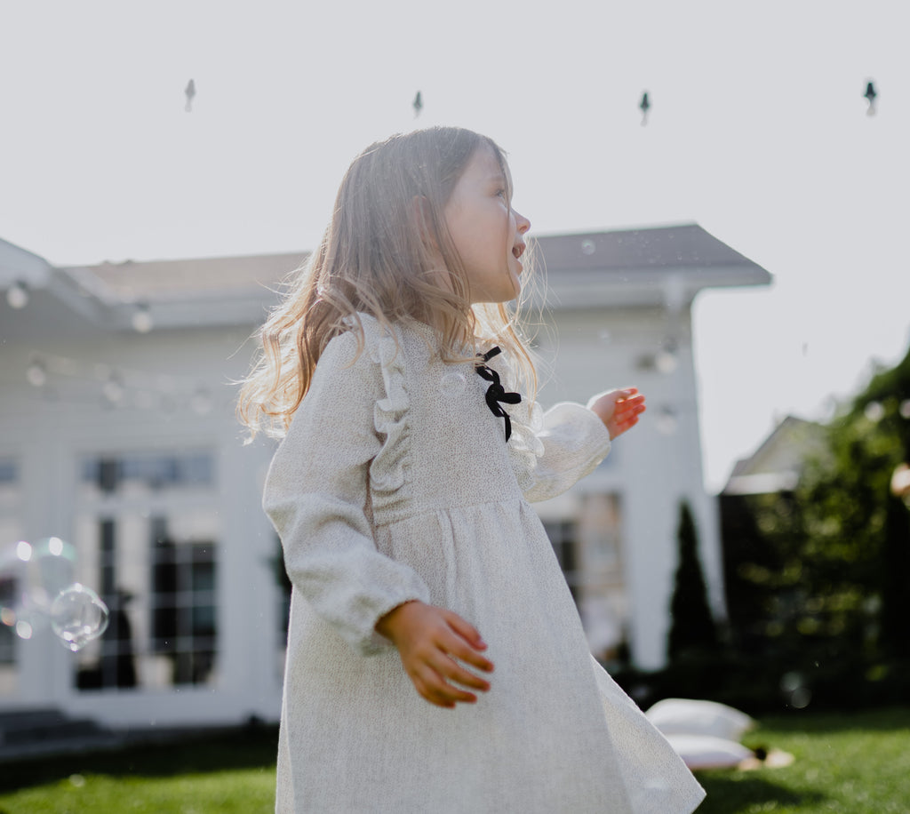 Juna mit Maschen (sand)