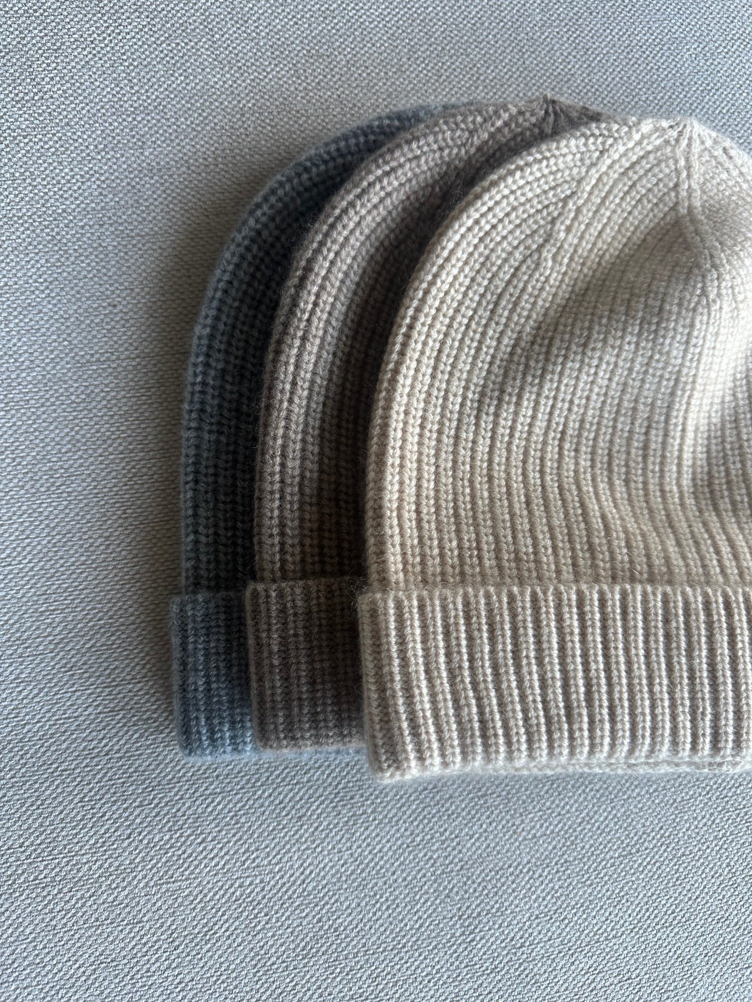 Mütze aus Wolle (beige)